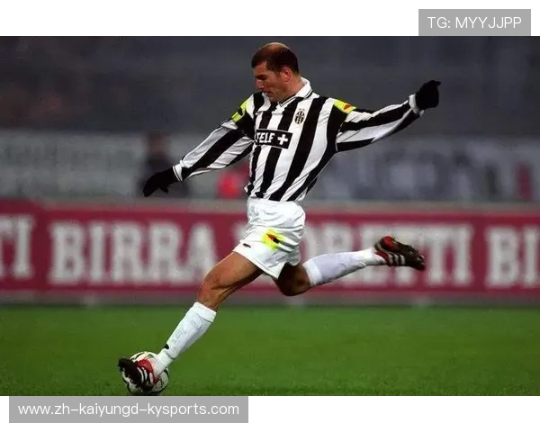 齐达内欧冠传奇之路：从球场英雄到教练巅峰的完美转身